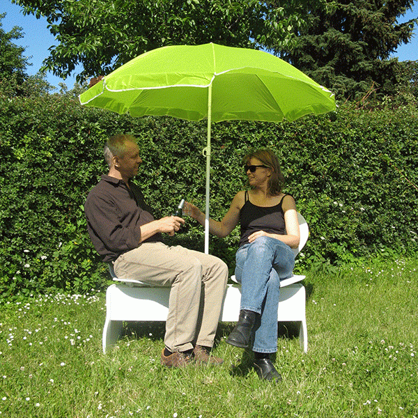 .radix | Helga hinsetzen | Formsperrholz Sitzschalen drehbar auf Untergestell aus Multiplex filmbeschichtet an Sonnenschirm 6